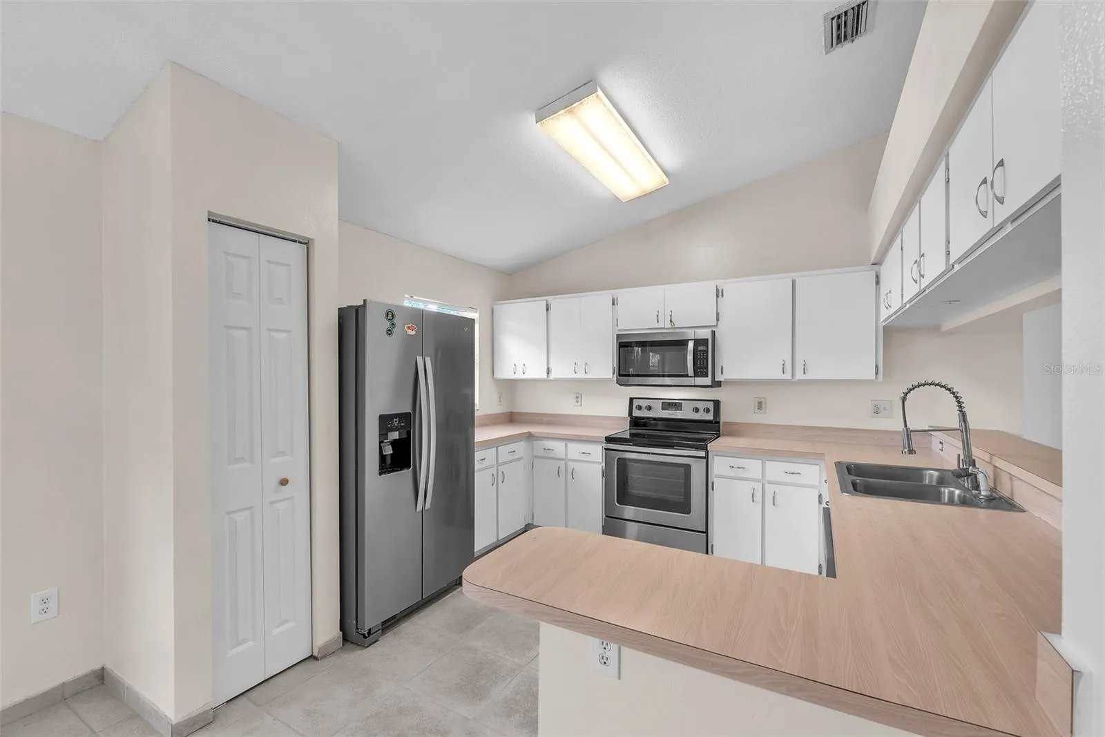1816 ELLINGTON CT