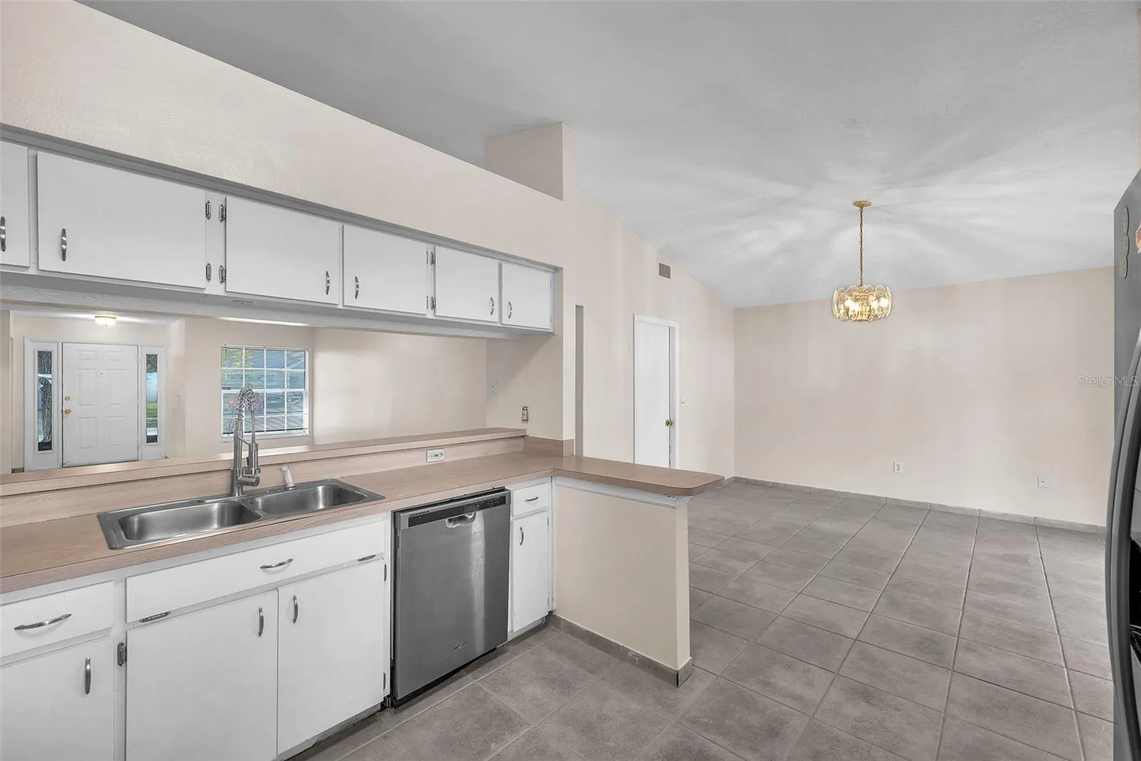 1816 ELLINGTON CT