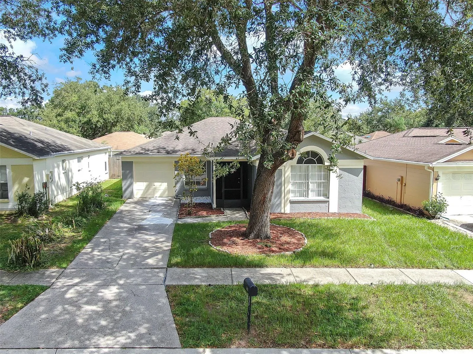 1816 ELLINGTON CT