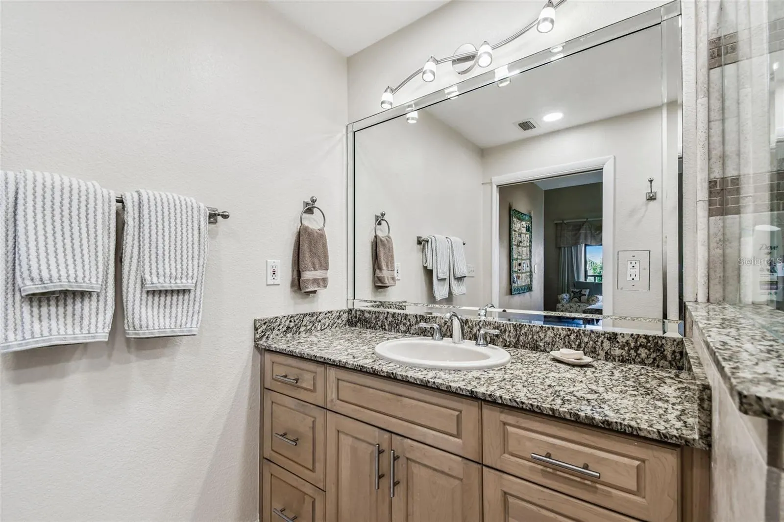127 1ST ST E #103, #103