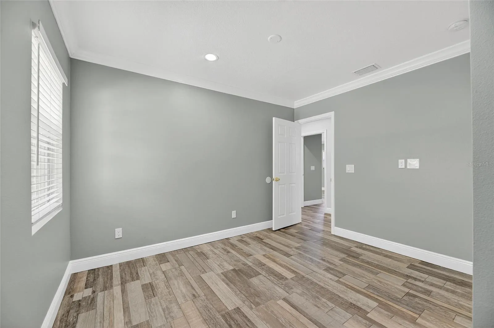 508 CLARISSA DR