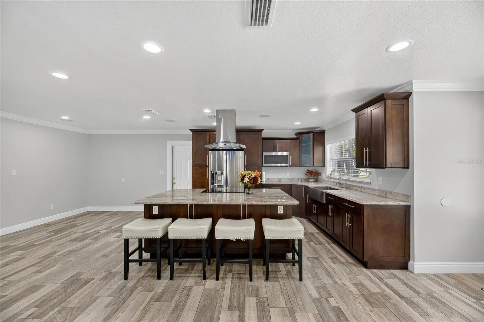 508 CLARISSA DR