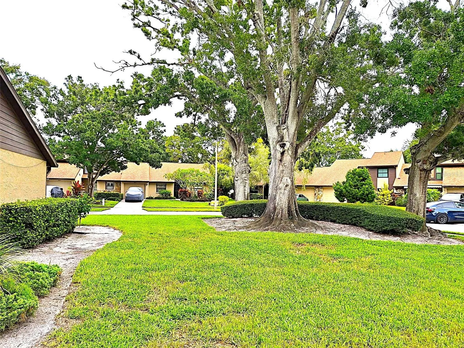 9684 LAKE SEMINOLE DR E