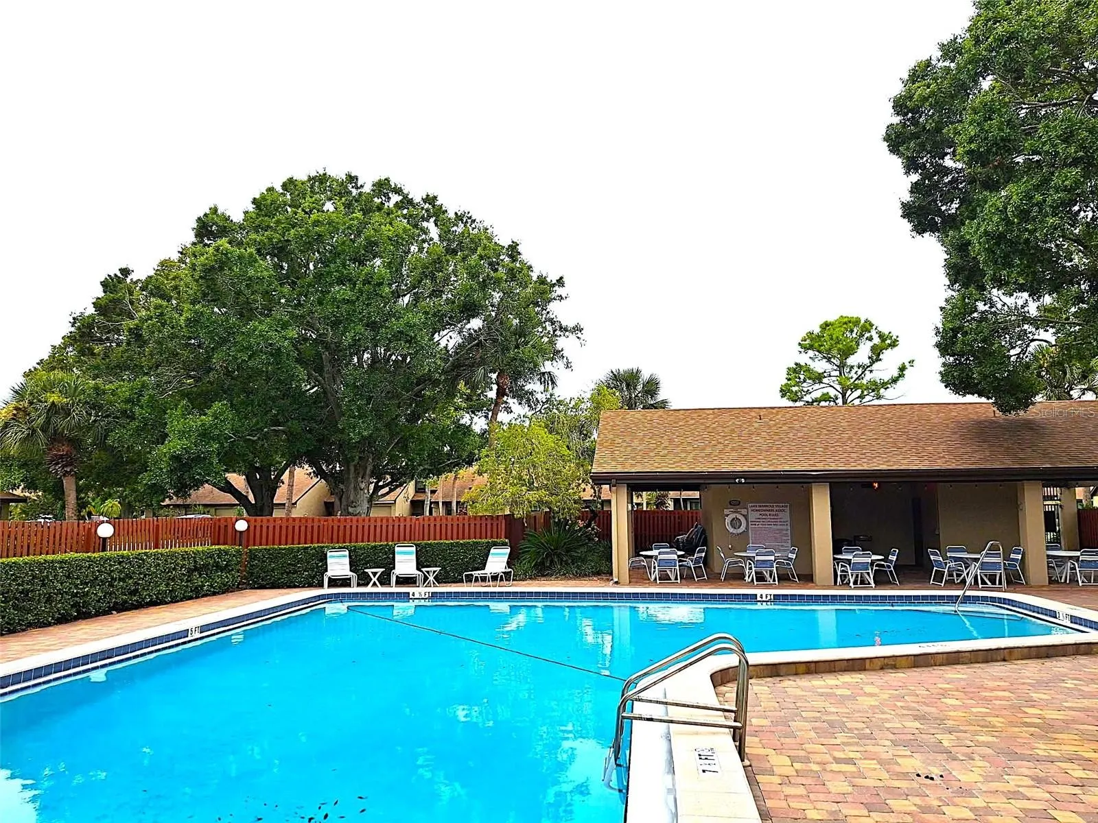 9684 LAKE SEMINOLE DR E