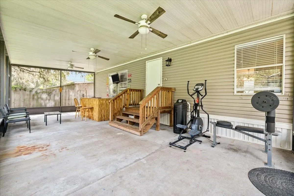 13920 HILLCREST DR