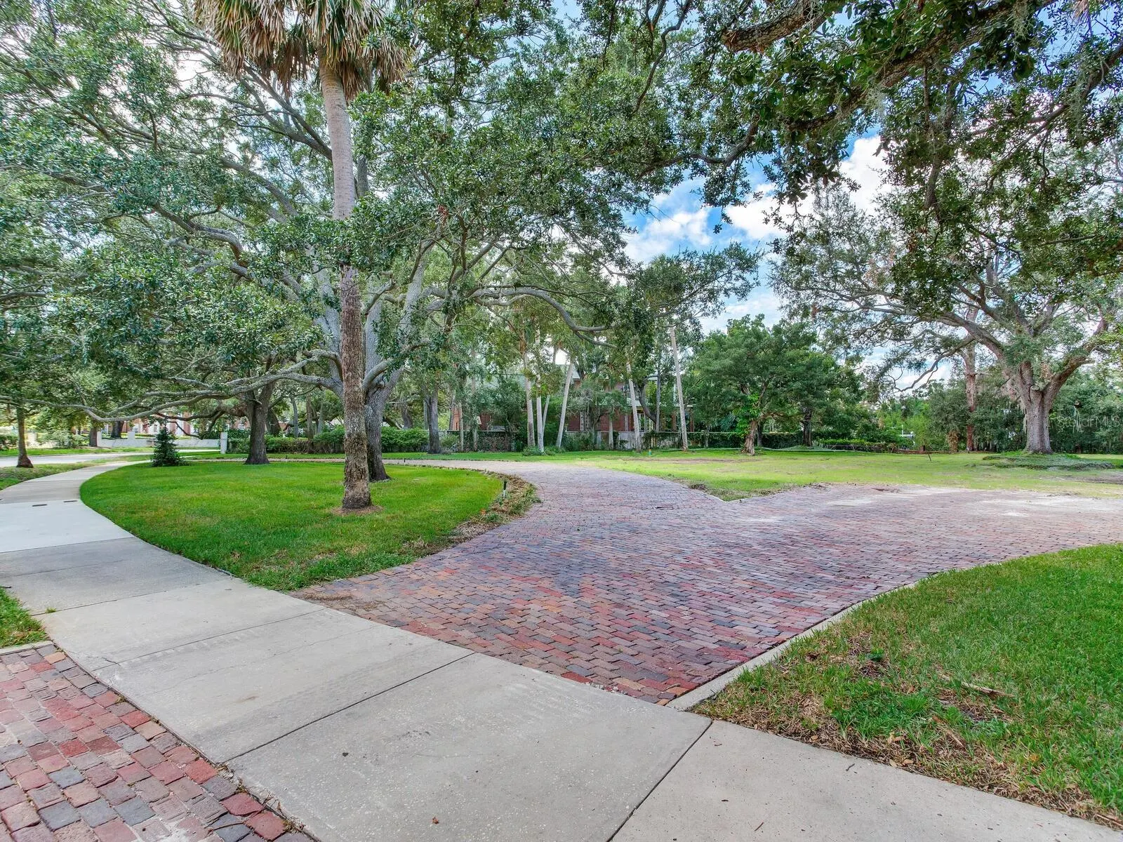 5001 S SHORE CREST CIR
