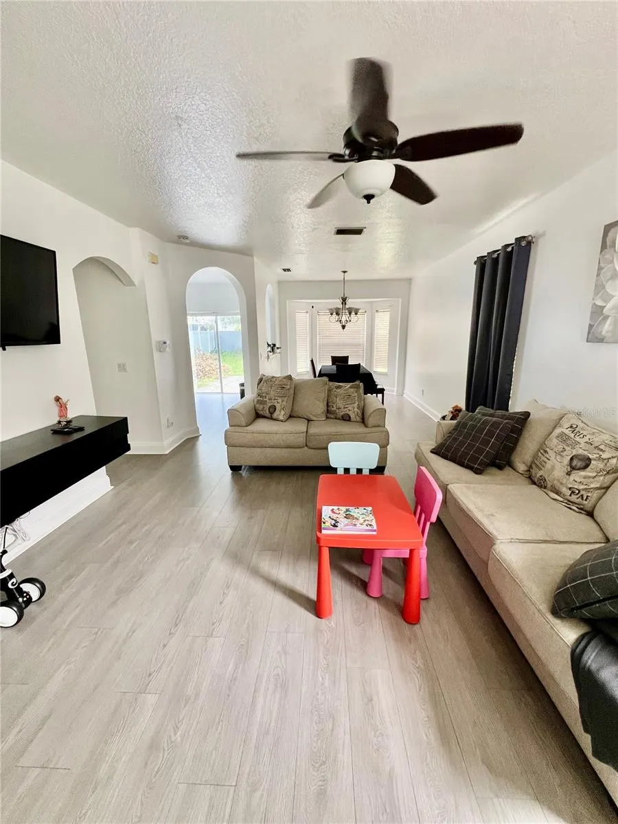 8425 QUARTER HORSE DR