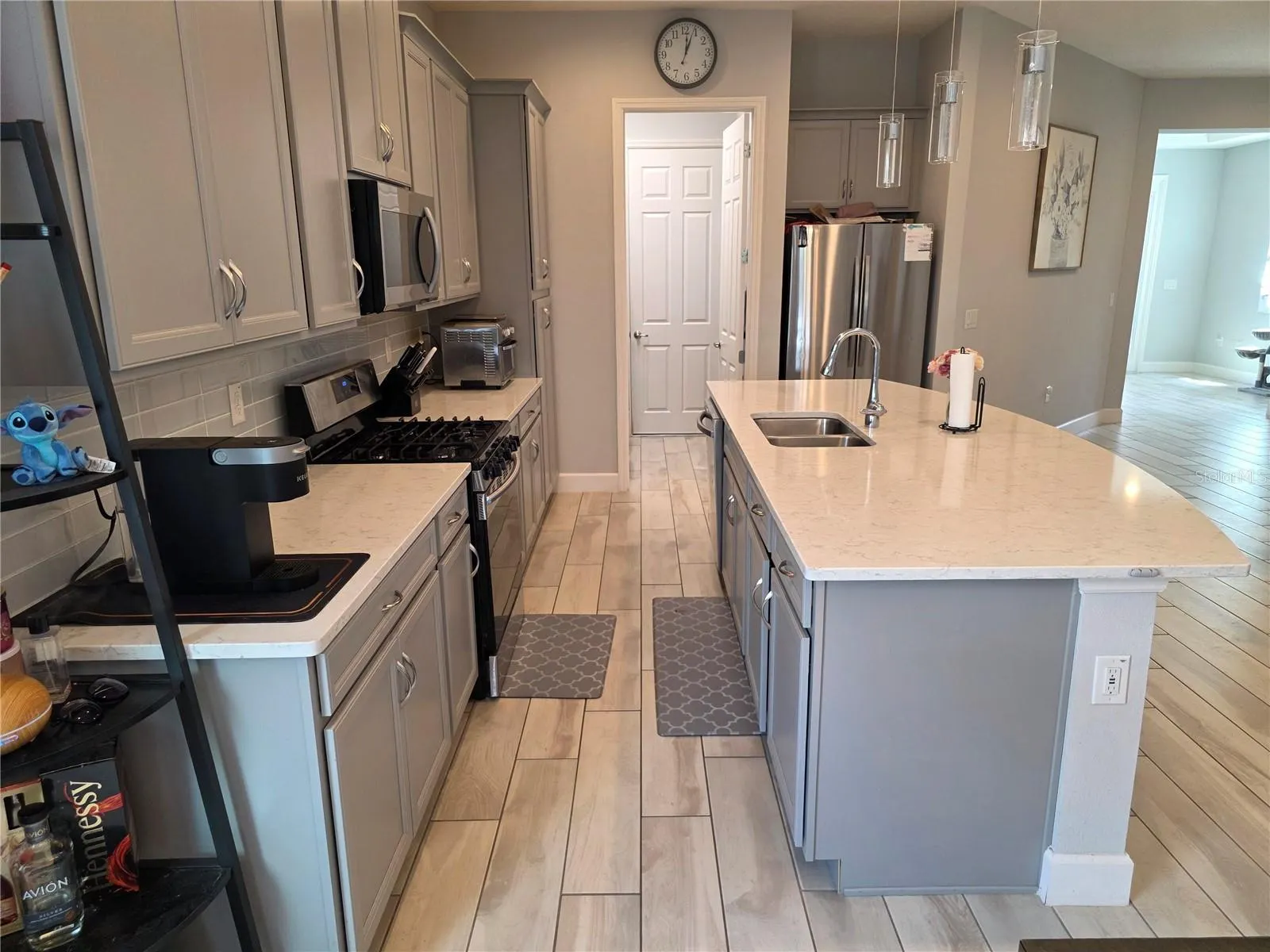 6123 VOYAGERS PL