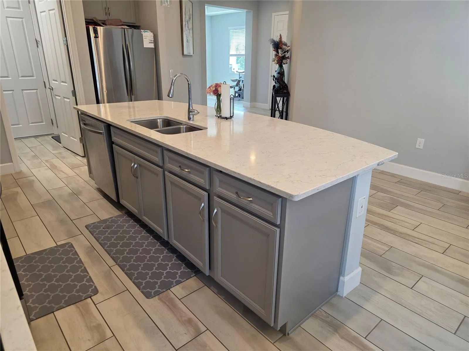6123 VOYAGERS PL