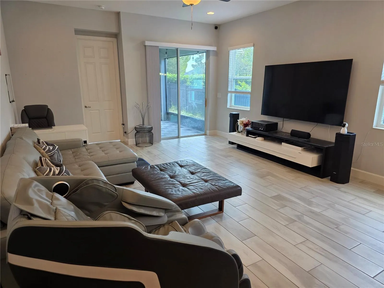 6123 VOYAGERS PL