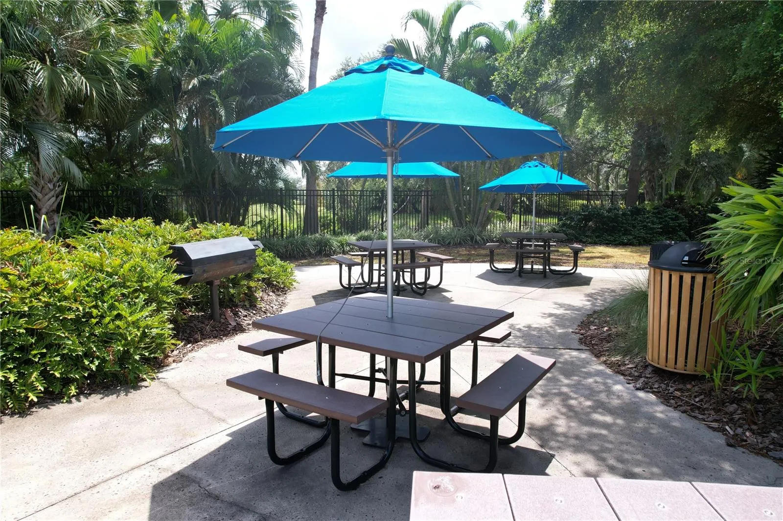 6123 VOYAGERS PL