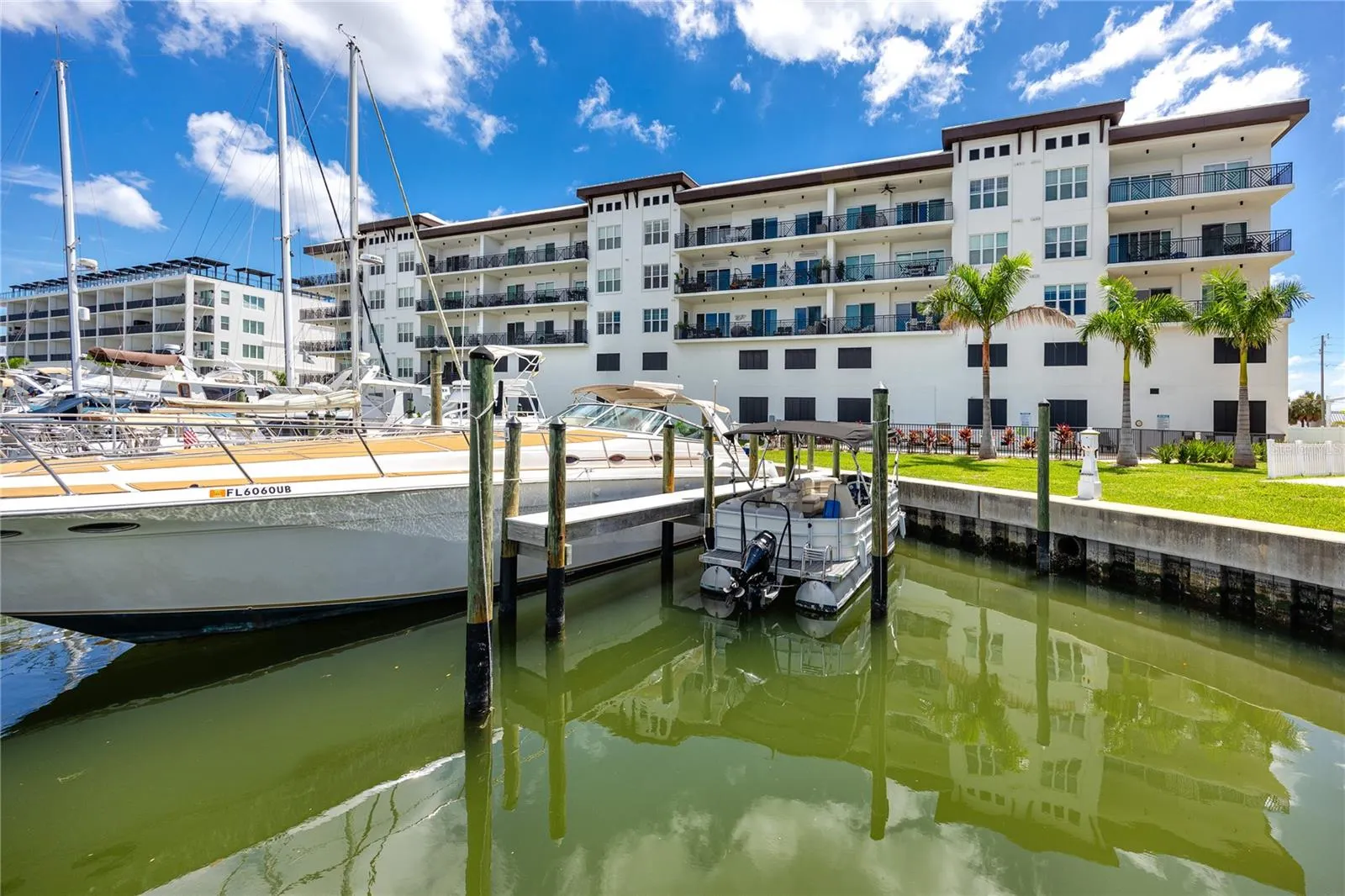 300 150TH AVE #305, #305