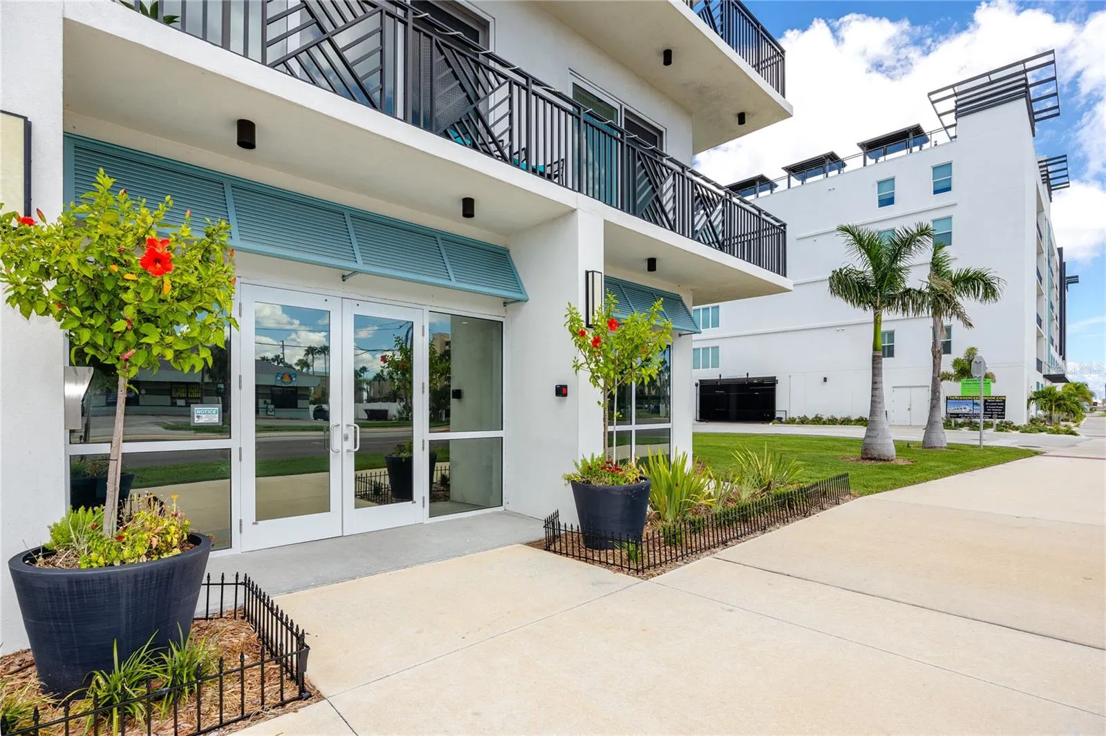 300 150TH AVE #305, #305