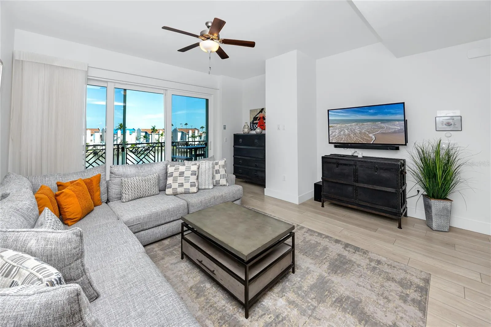 300 150TH AVE #305, #305