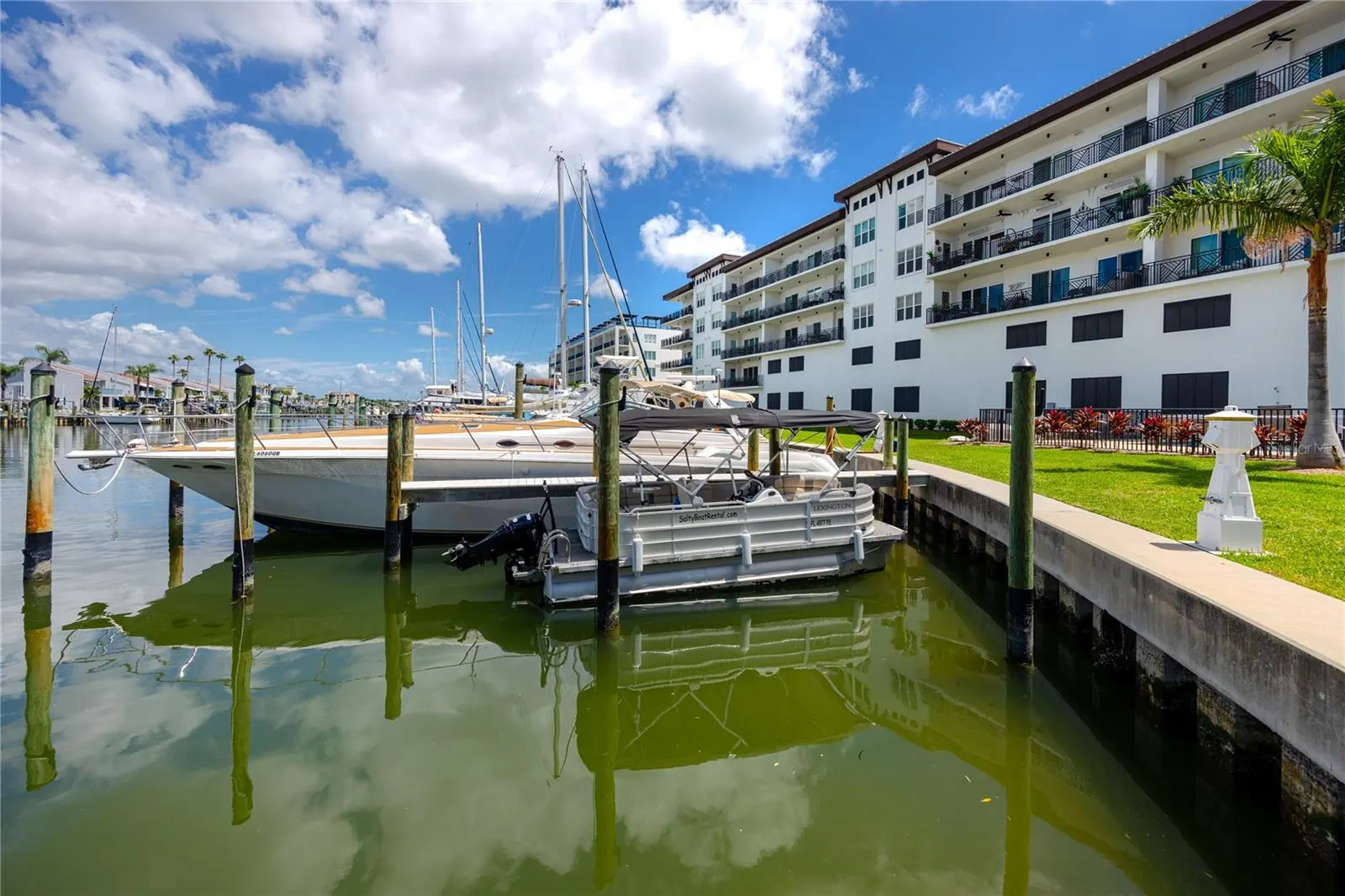300 150TH AVE #305, #305
