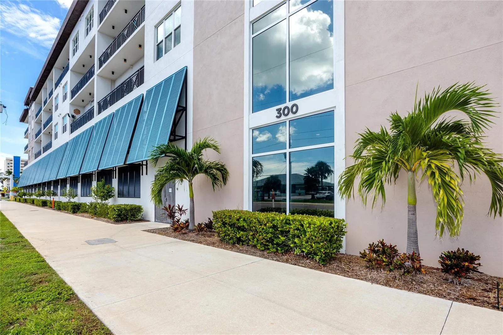 300 150TH AVE #305, #305
