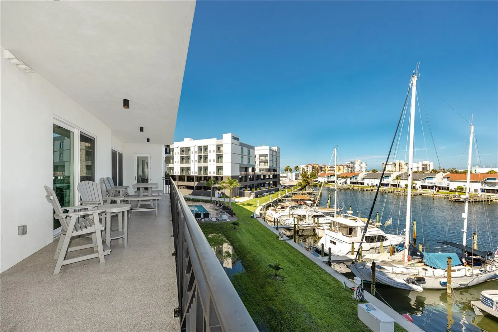 300 150TH AVE #305, #305