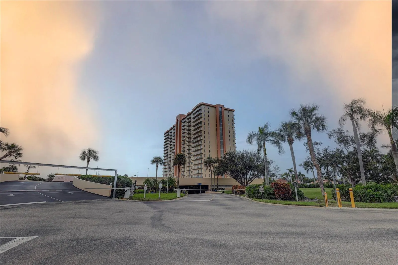 4900 BRITTANY DR S #1409, #1409
