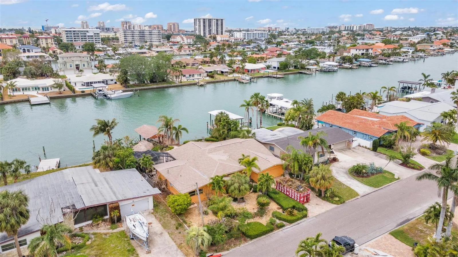 118 WINDWARD IS