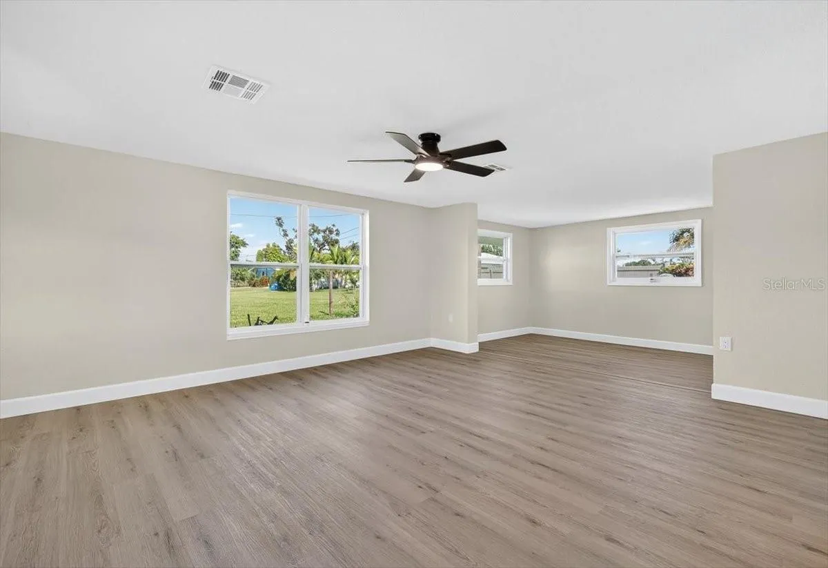 420 PALM CREEK DR