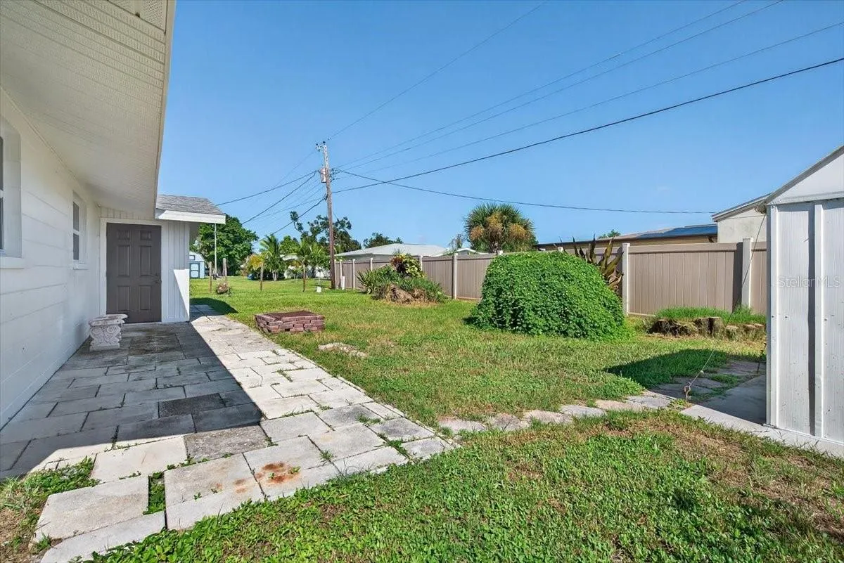 420 PALM CREEK DR