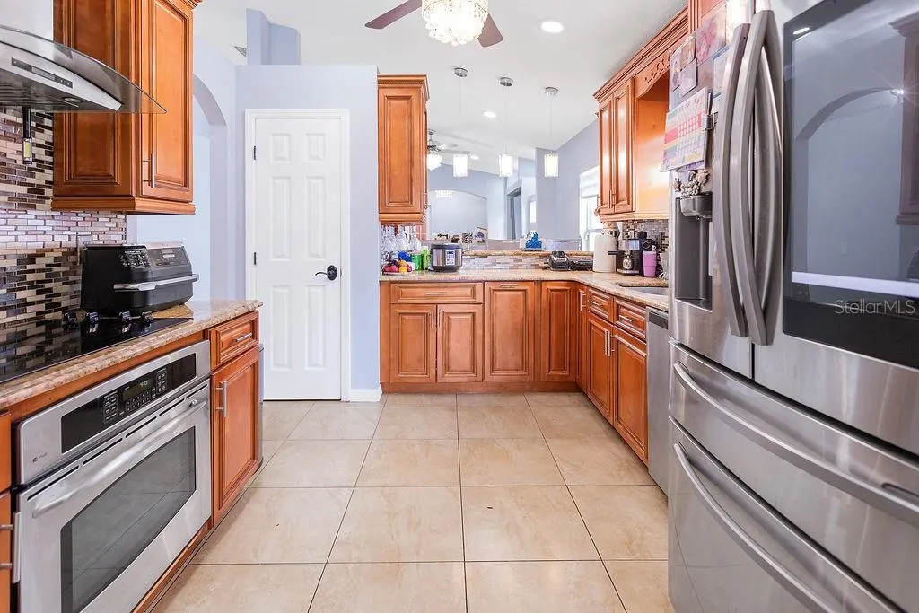 4907 CARLYLE RD
