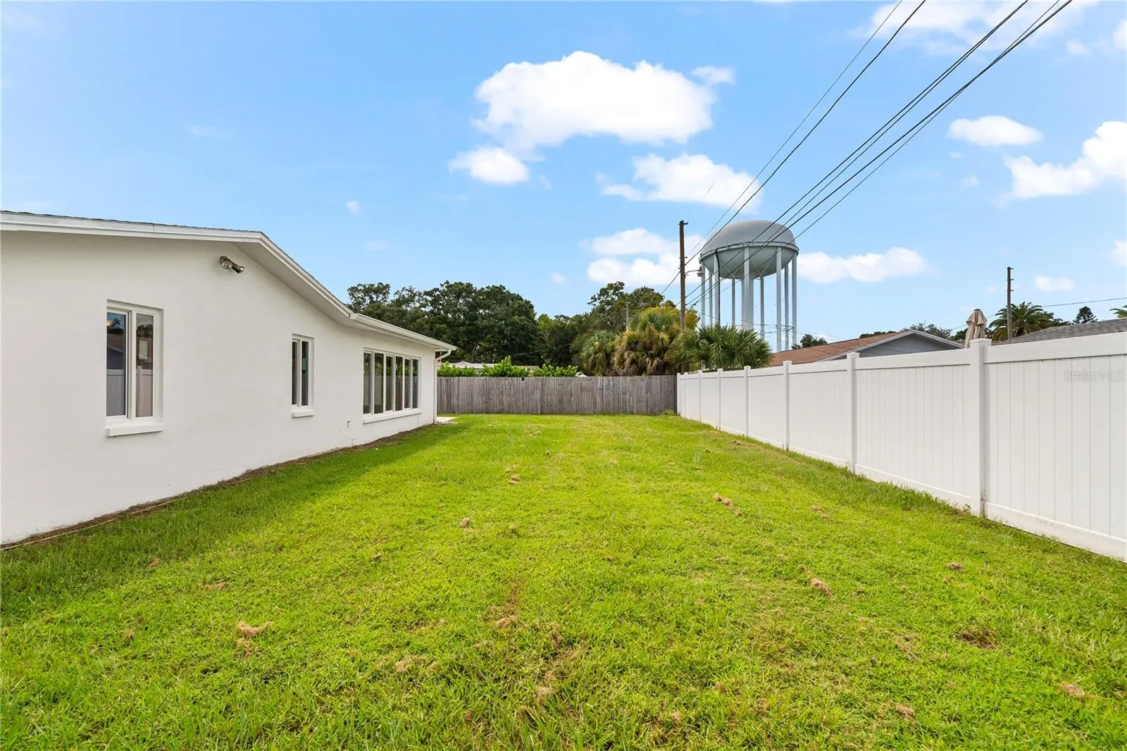 1468 SANDY LN