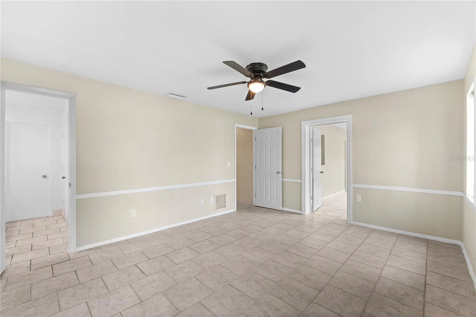1468 SANDY LN