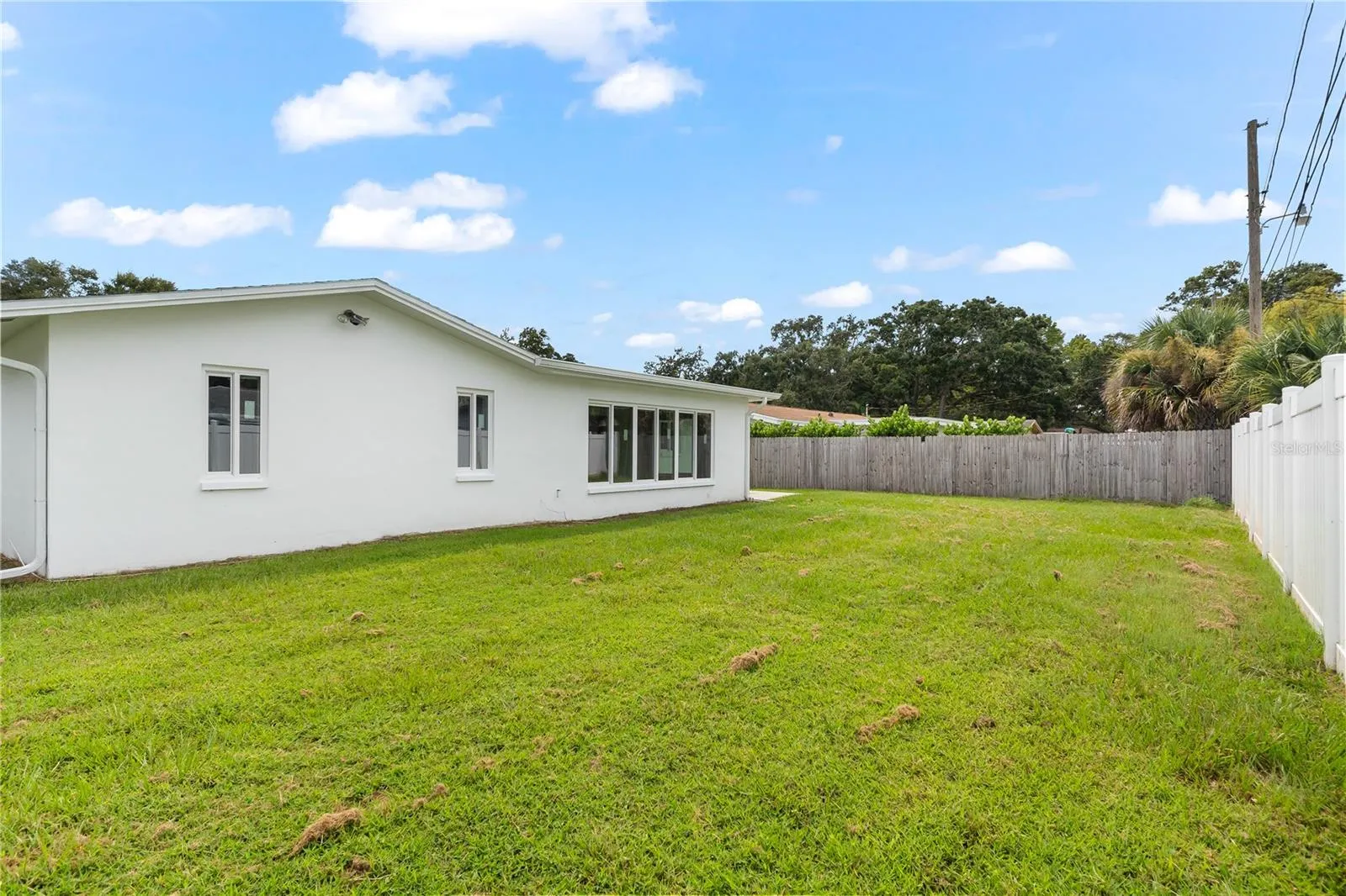 1468 SANDY LN