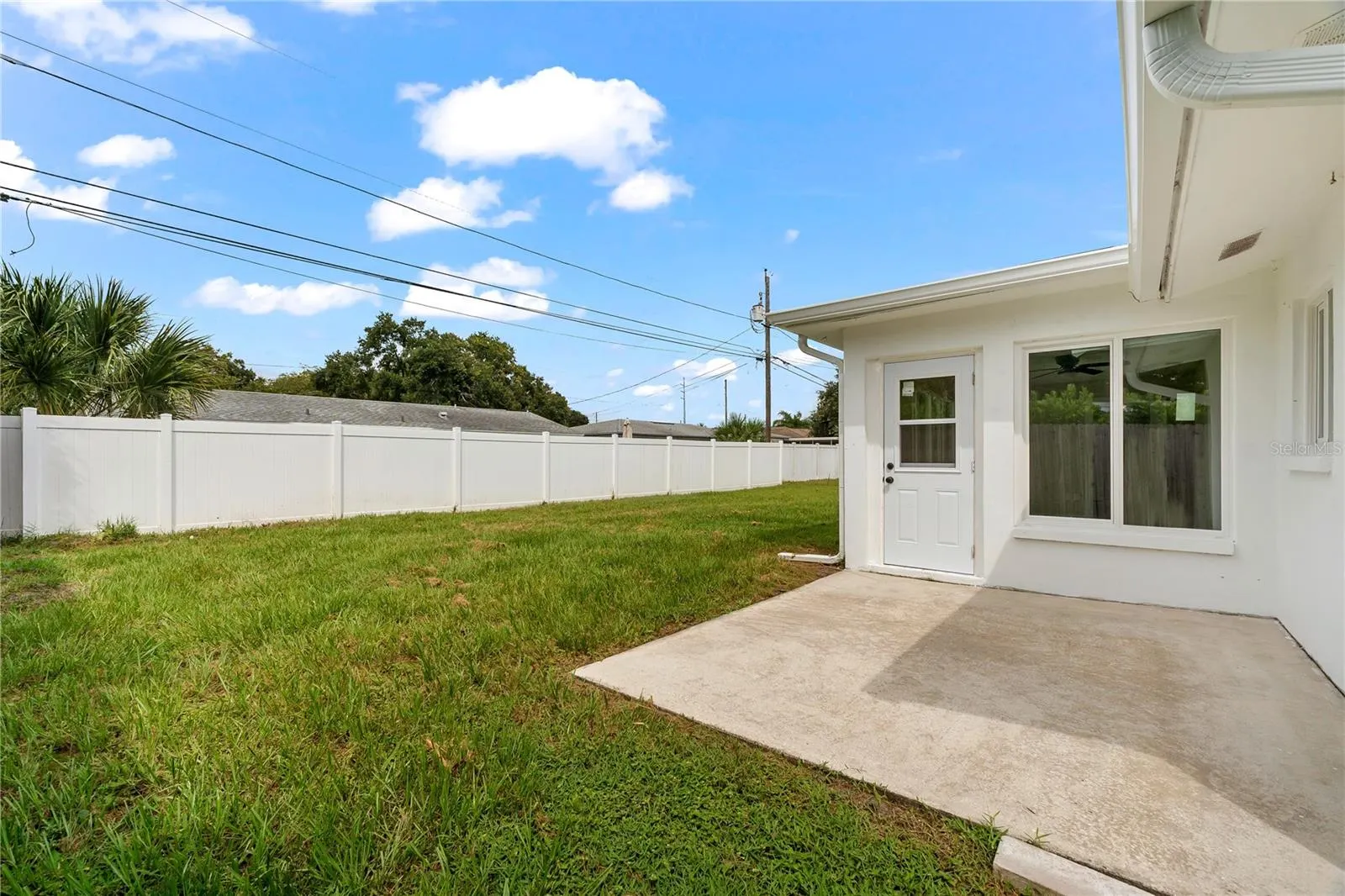 1468 SANDY LN