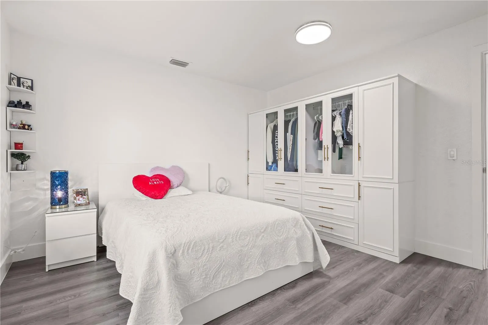 200 DOLPHIN PKWY