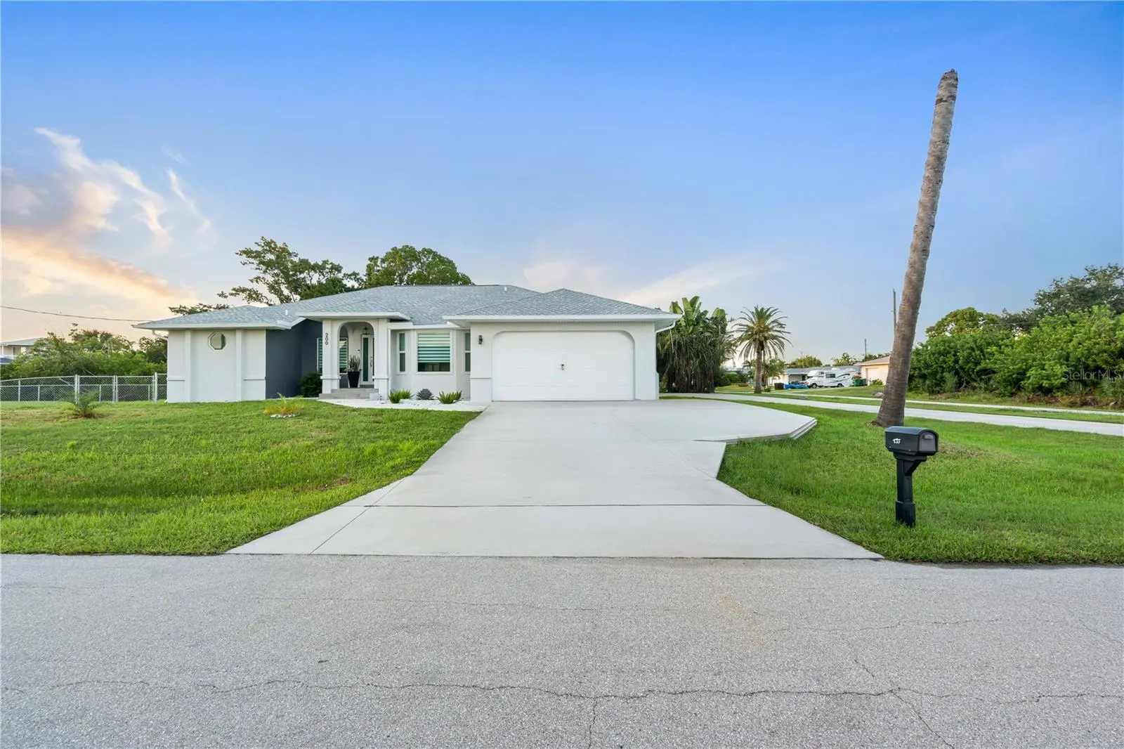 200 DOLPHIN PKWY