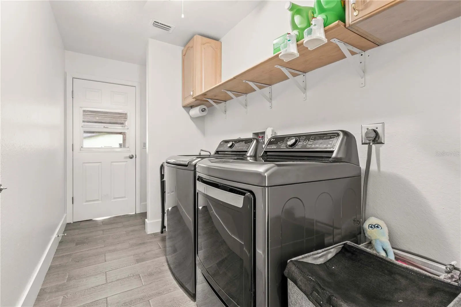 200 DOLPHIN PKWY
