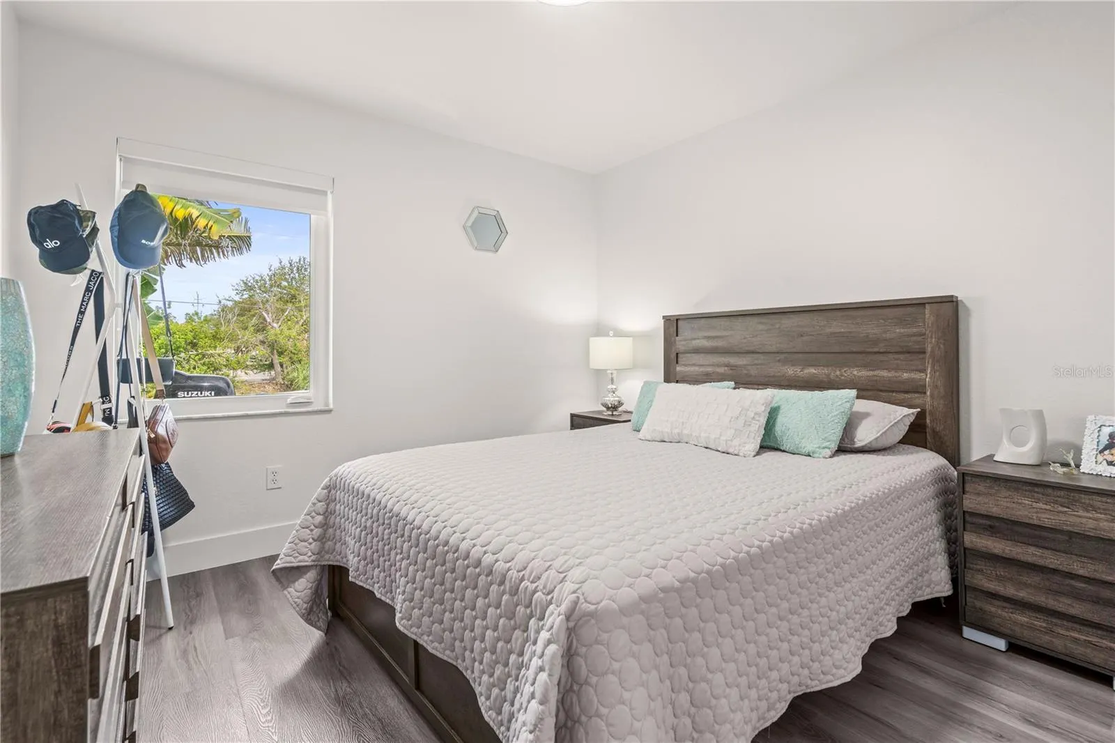 200 DOLPHIN PKWY
