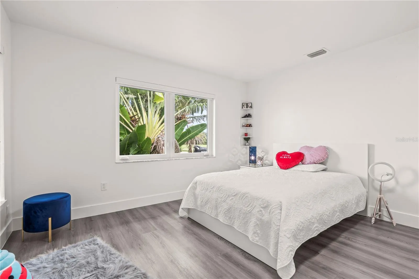 200 DOLPHIN PKWY