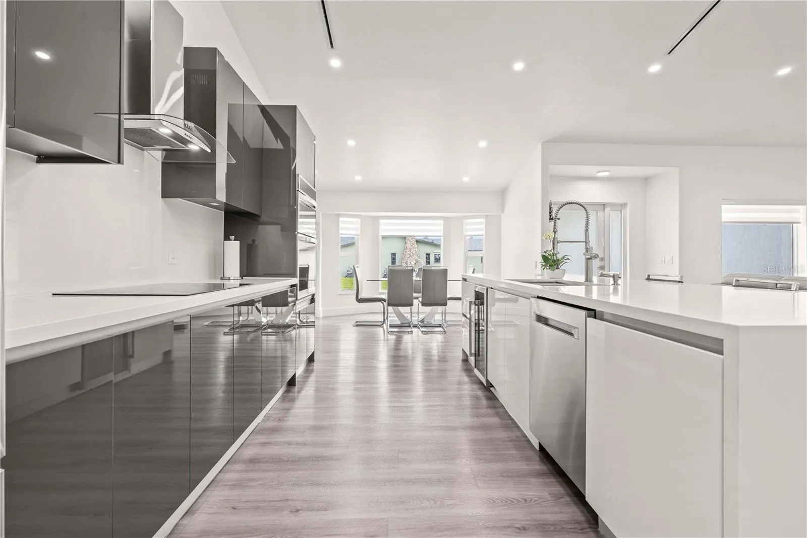 200 DOLPHIN PKWY