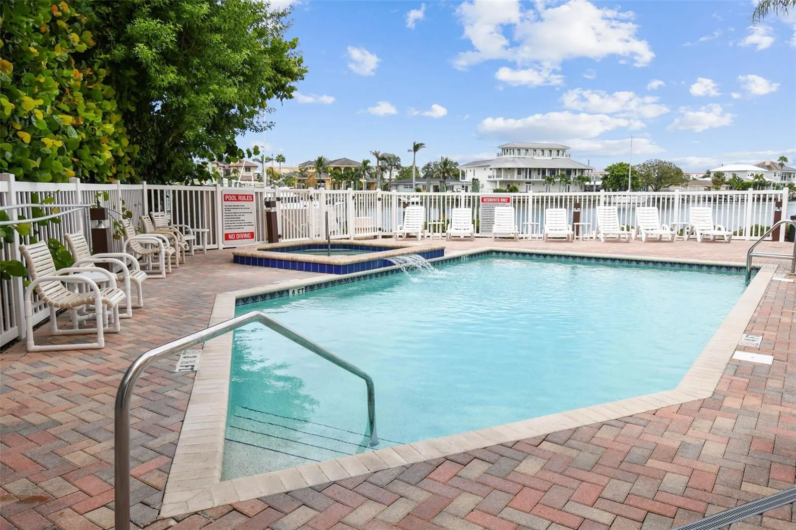 530 S GULFVIEW BLVD #304, #304