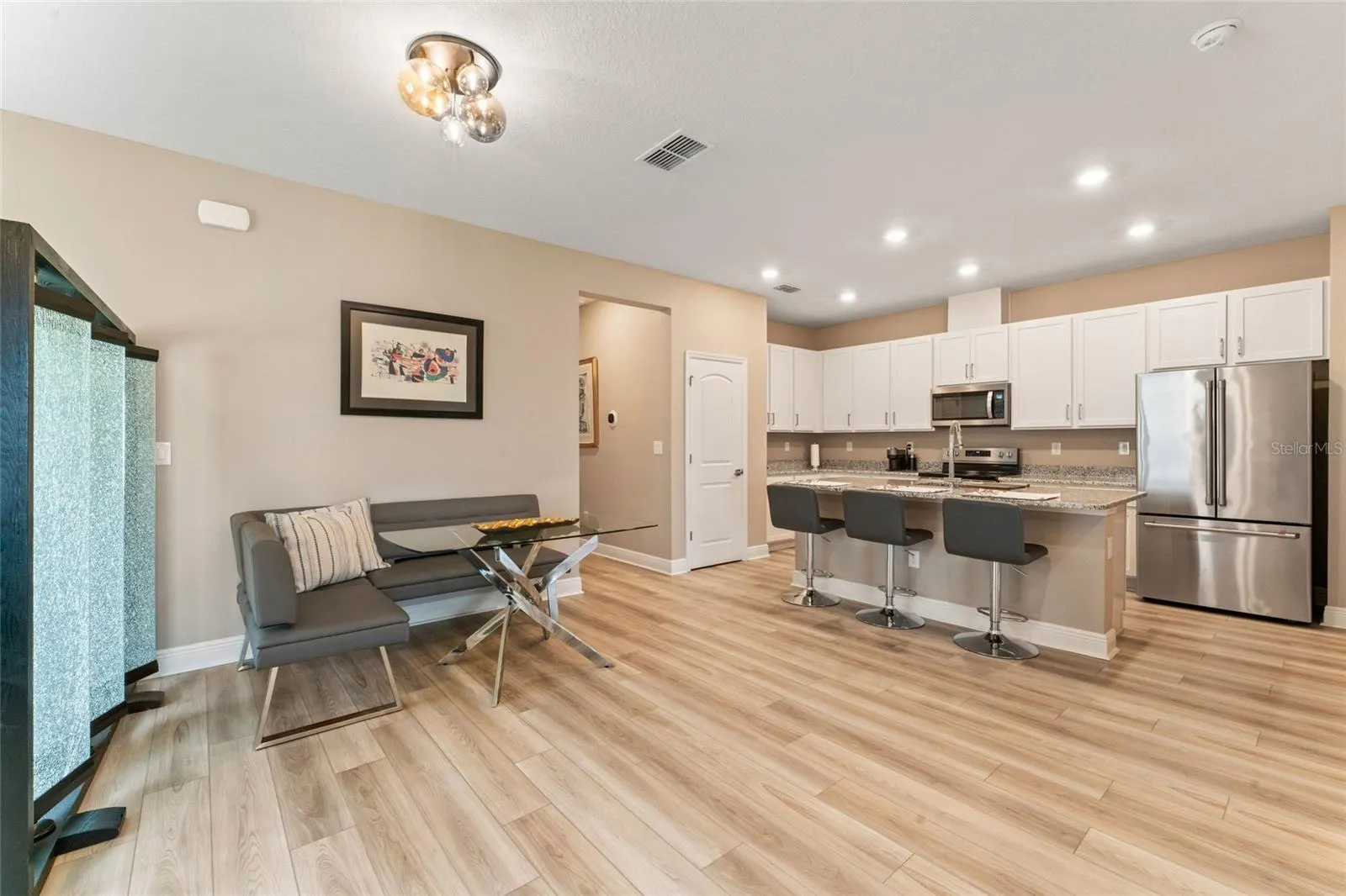9368A SANDY BLUFFS CIR
