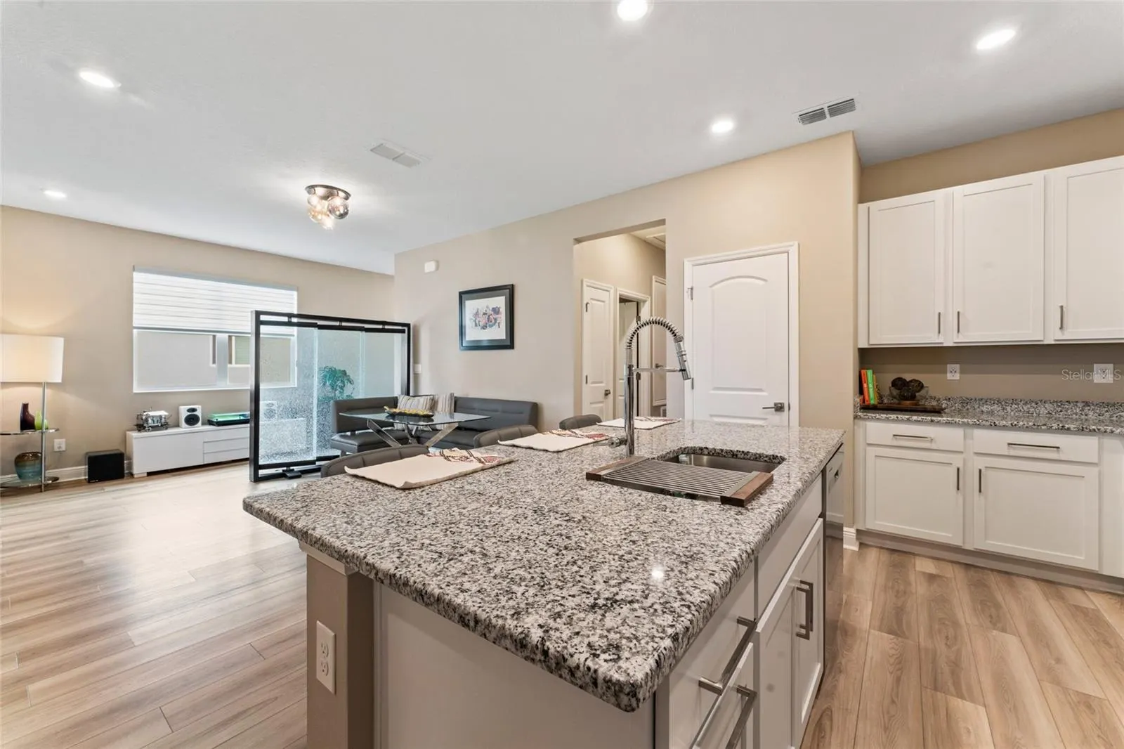 9368A SANDY BLUFFS CIR