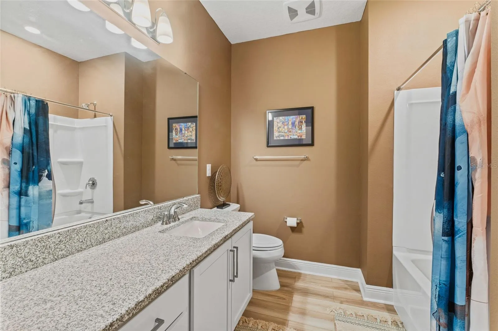 9368A SANDY BLUFFS CIR