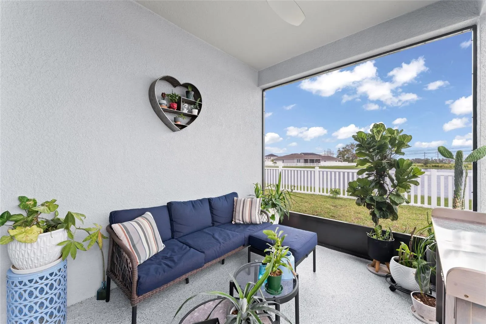 9368A SANDY BLUFFS CIR