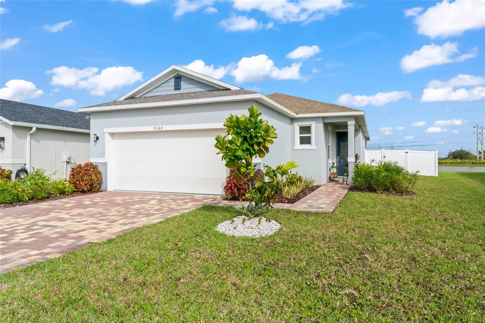 9368A SANDY BLUFFS CIR