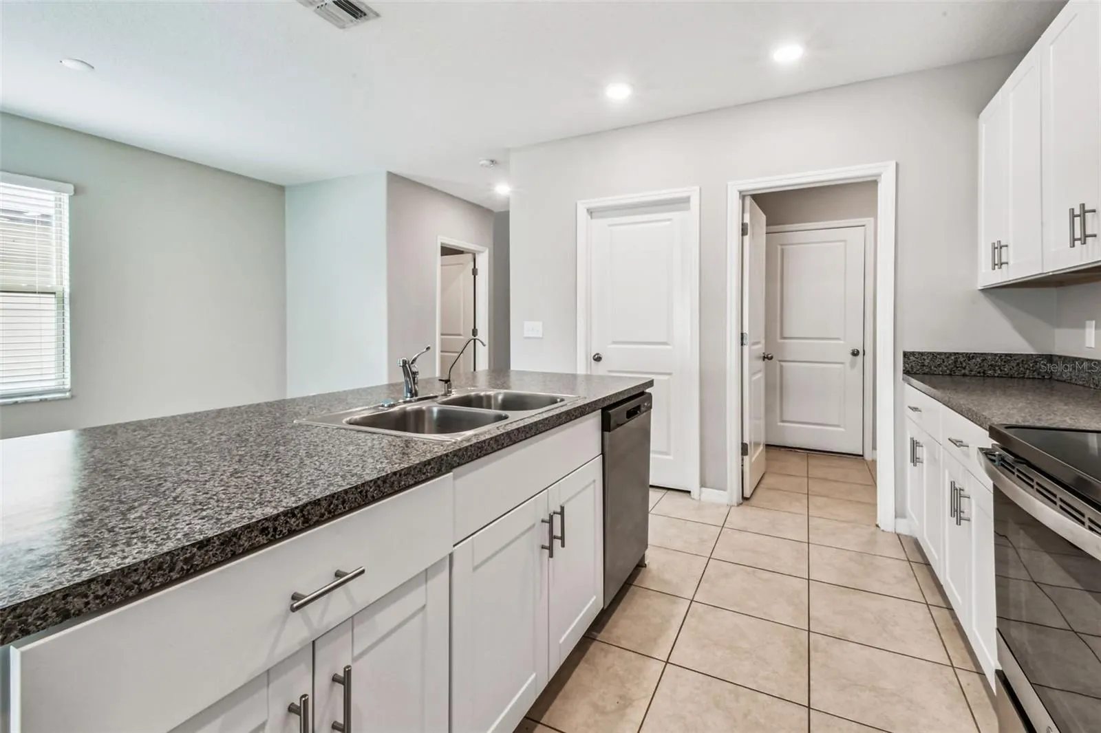 7205 RONNIE GARDENS CT