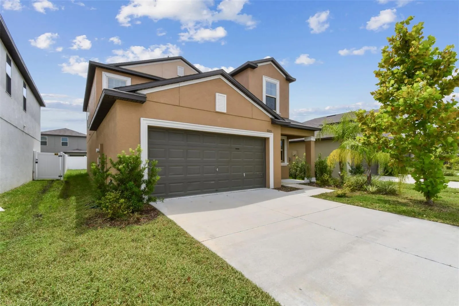 7205 RONNIE GARDENS CT