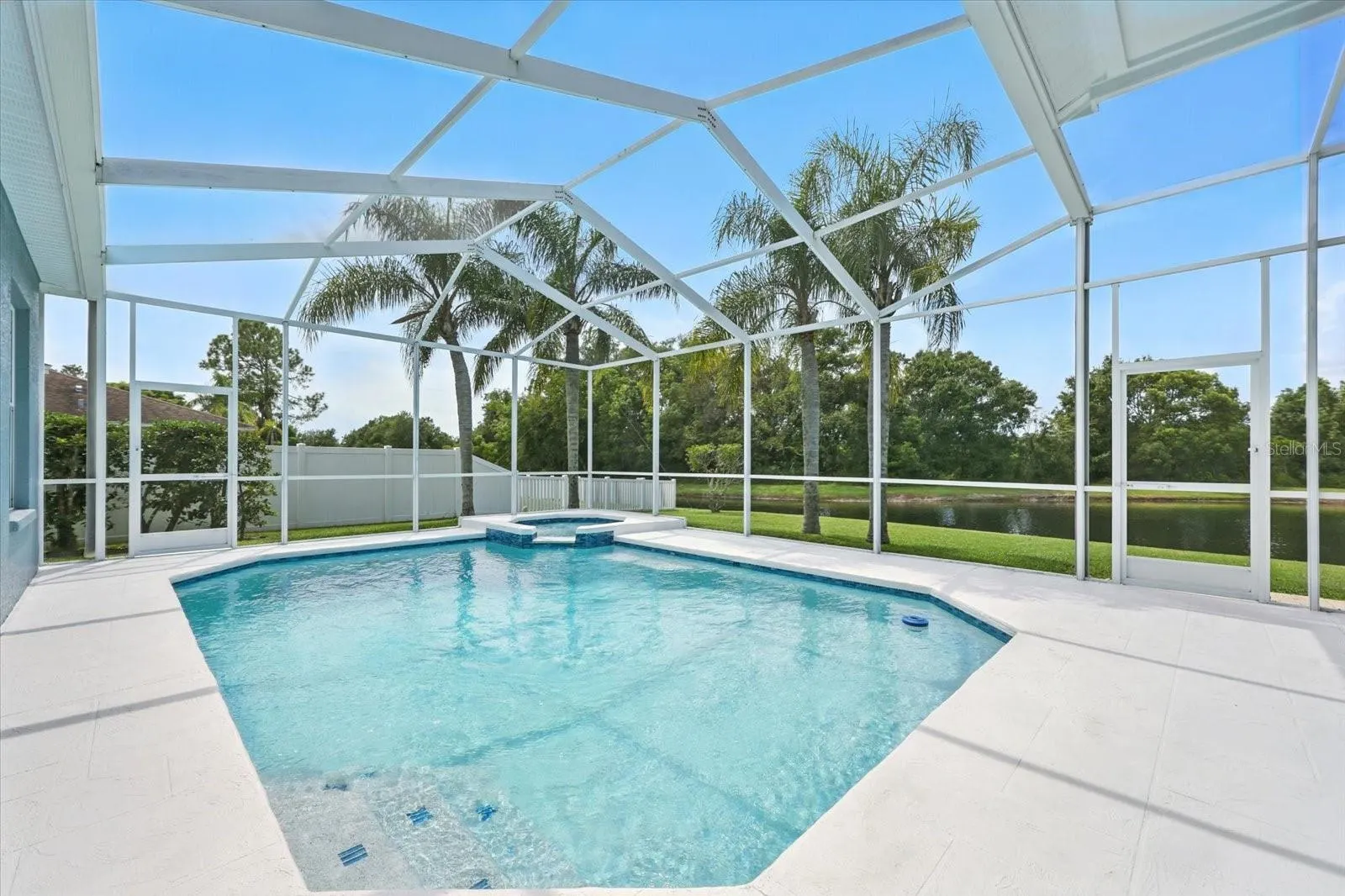 15130 ARBOR HOLLOW DR