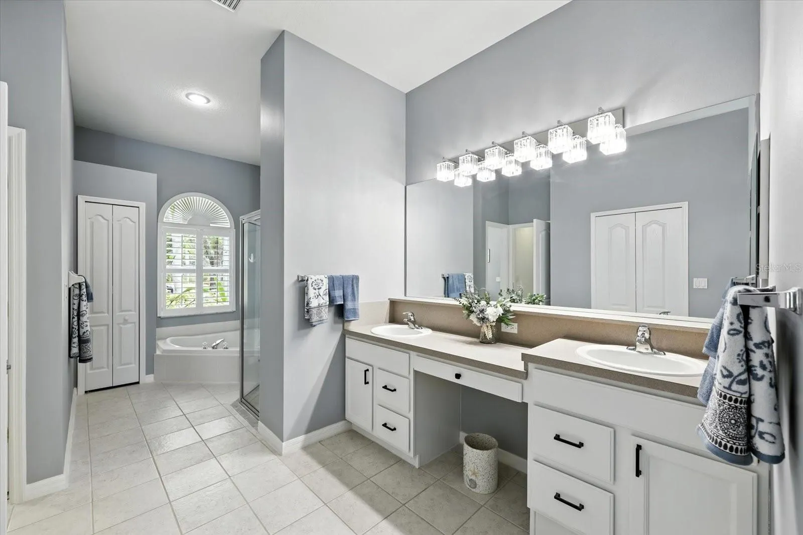 15130 ARBOR HOLLOW DR