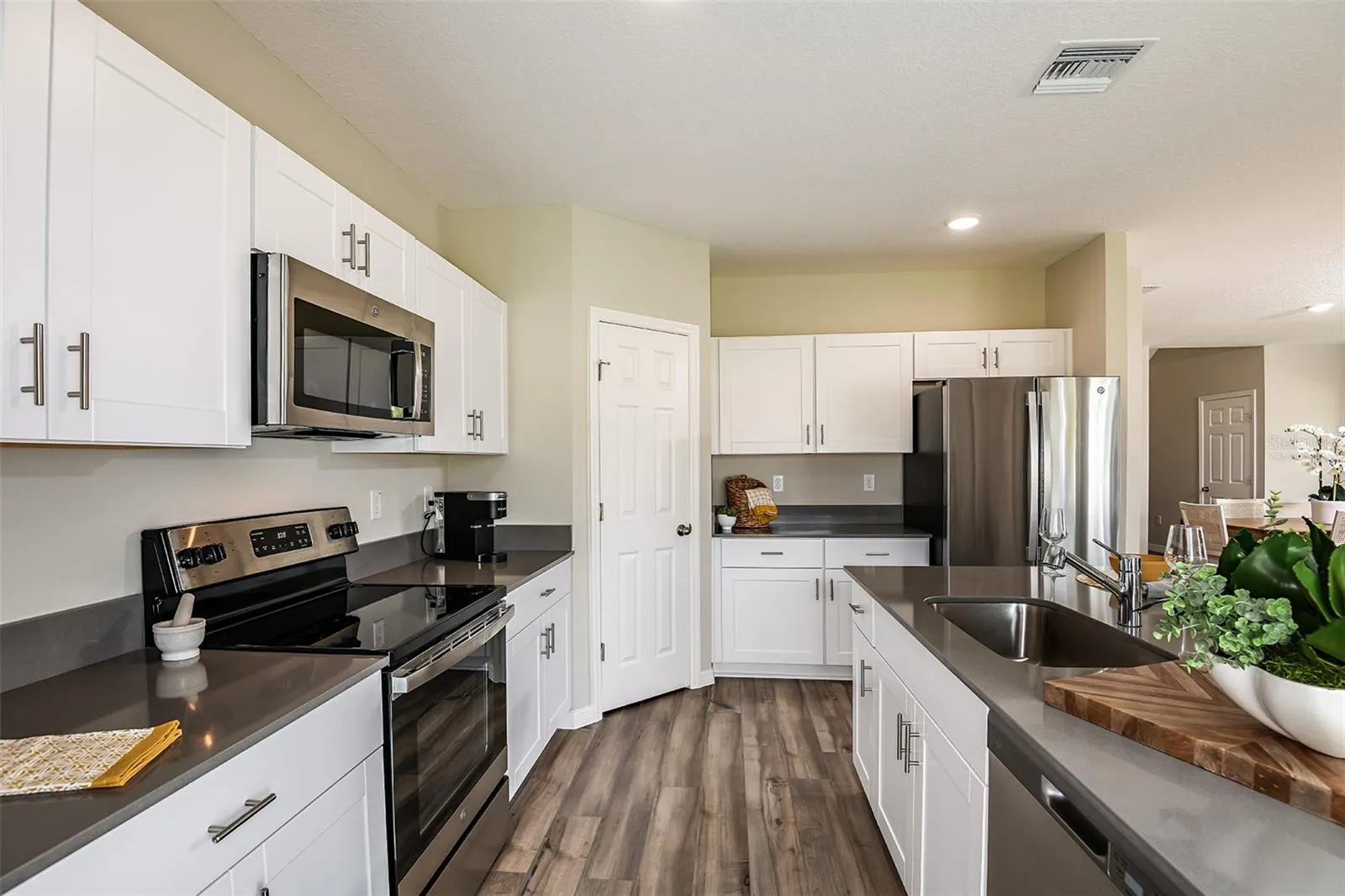 4118 GERBERA DAISY AVE