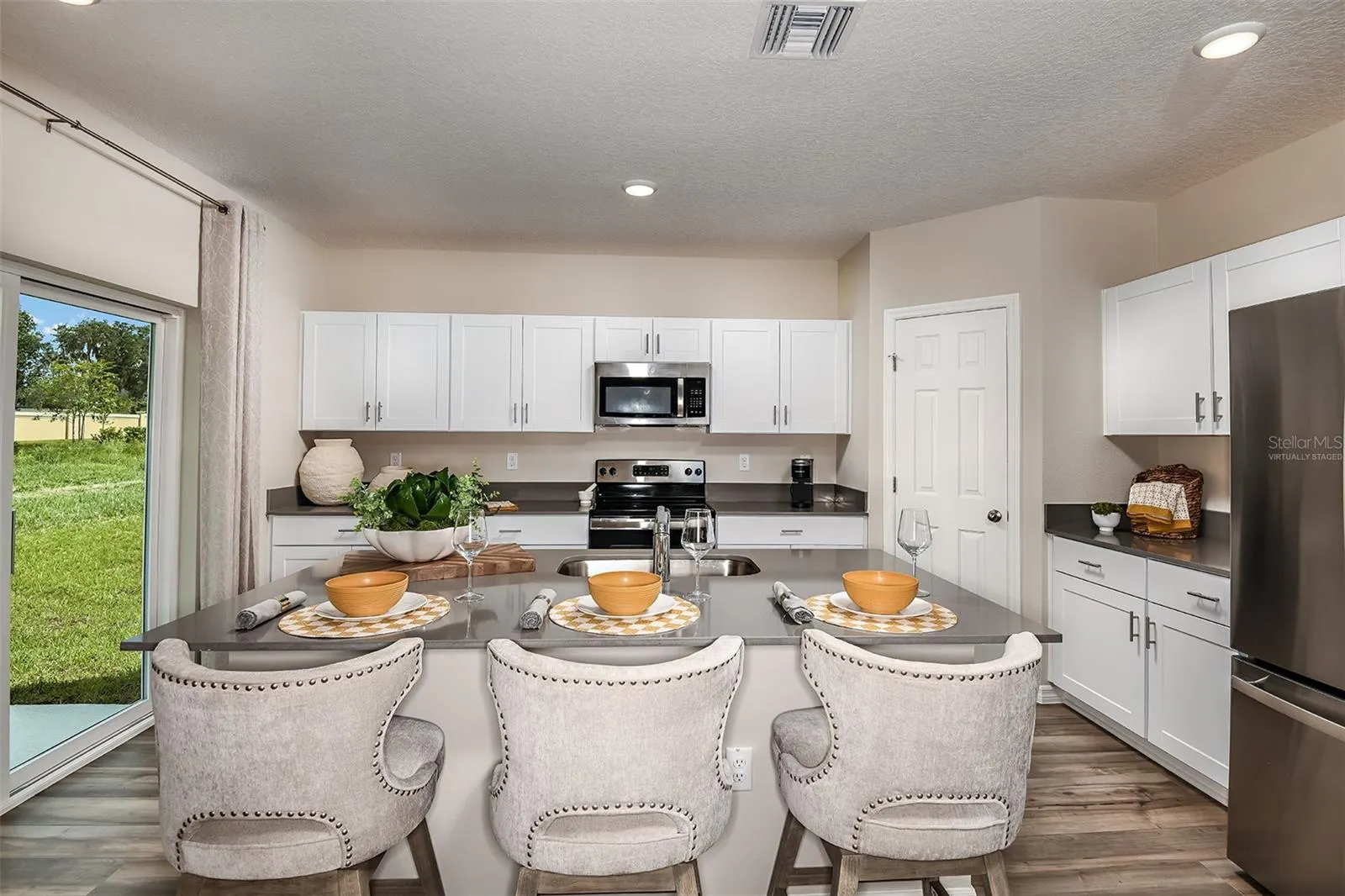 4118 GERBERA DAISY AVE