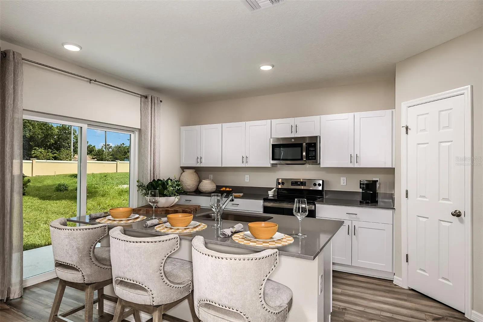 4118 GERBERA DAISY AVE