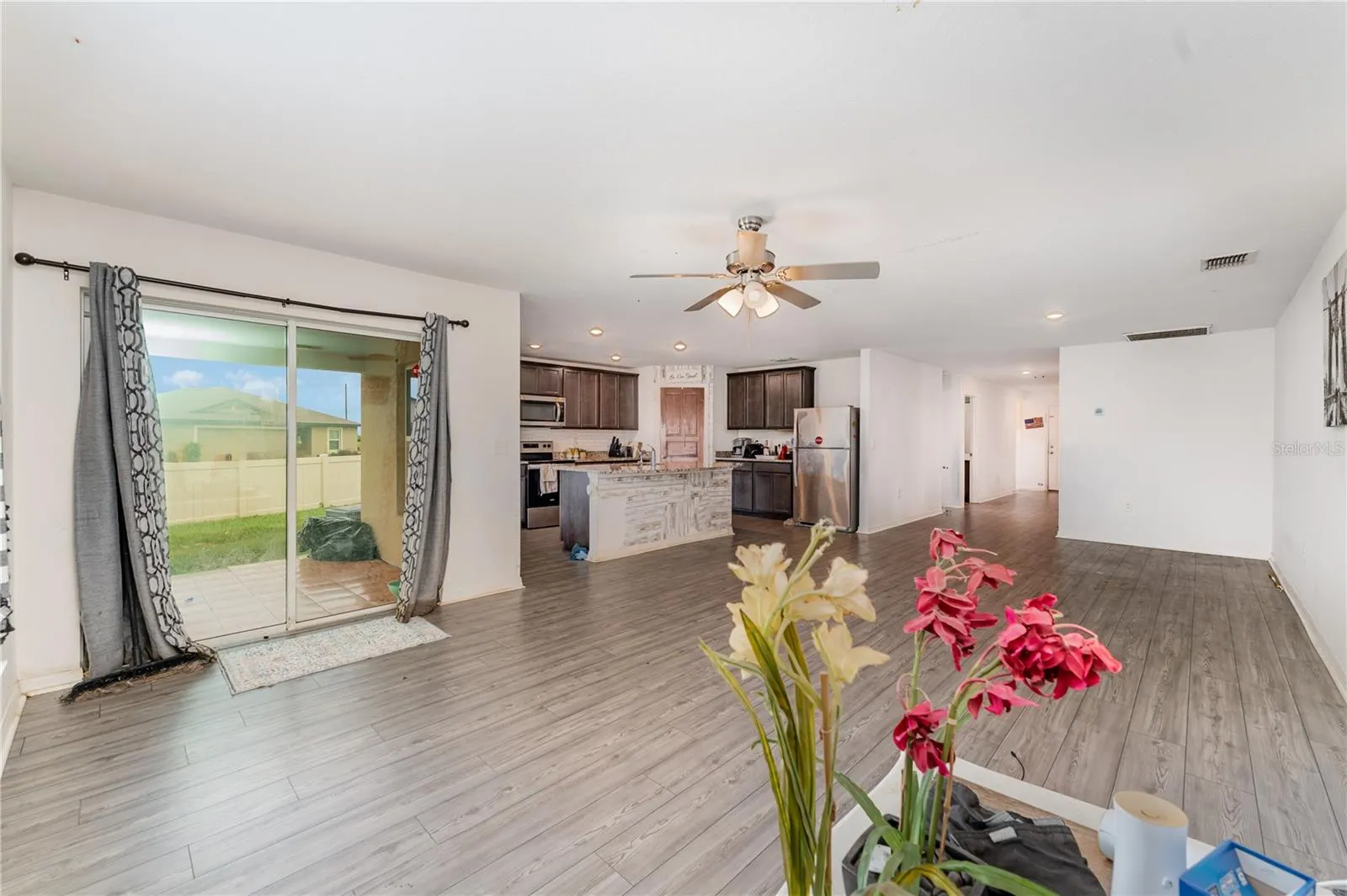 1372 SWAN LAKE CIR